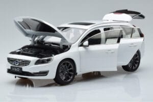 Volvo V60 D3 Crystal Vit FAW 1:18 9430840 Metall — bild 2 av 7