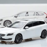 Volvo V60 D3 Crystal Vit FAW 1:18 - image 7 of 7