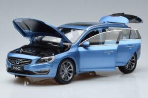 Volvo V60 D3 Power Blå FAW 1:18 9430839 Metall — bild 2 av 7