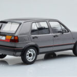 Volkswagen Golf GTI Mk2 Grå MCG 1:18 - image 2 of 6