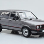 Volkswagen Golf GTI Mk2 Grå MCG 1:18 - image 4 of 6
