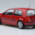 Volkswagen Golf Mk4 Röd Norev 1:18 - image 6 of 7