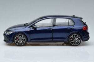 Volkswagen Golf GTI Mk8 Blå Norev 1:18 188594 Metall — bild 4 av 7