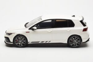 Volkswagen Golf GTI Mk8 Clubsport Vit Otto 1:18 OT986 Resin — bild 3 av 6