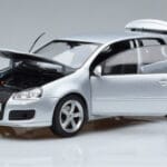 Volkswagen Golf GTI Mk5 Pirelli Edition Silver Norev 1:18 188425 Metall - image 2 of 7