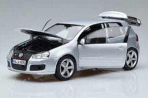 Volkswagen Golf GTI Mk5 Pirelli Edition Silver Norev 1:18 188425 Metall — bild 2 av 7