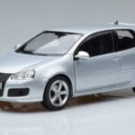Volkswagen Golf GTI Mk5 Pirelli Edition Silver Norev 1:18 188425 Metall