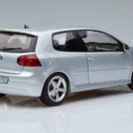 Volkswagen Golf GTI Mk5 Pirelli Edition Silver Norev 1:18 188425 Metall - image 3 of 7
