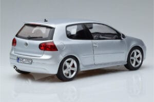Volkswagen Golf GTI Mk5 Pirelli Edition Silver Norev 1:18 188425 Metall — bild 3 av 7