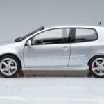 Volkswagen Golf GTI Mk5 Pirelli Edition Silver Norev 1:18 188425 Metall - image 4 of 7