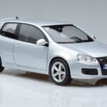 Volkswagen Golf GTI Mk5 Pirelli Edition Silver Norev 1:18 188425 Metall - image 5 of 7