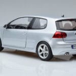 Volkswagen Golf GTI Mk5 Pirelli Edition Silver Norev 1:18 188425 Metall - image 6 of 7