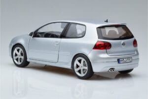 Volkswagen Golf GTI Mk5 Pirelli Edition Silver Norev 1:18 188425 Metall — bild 6 av 7