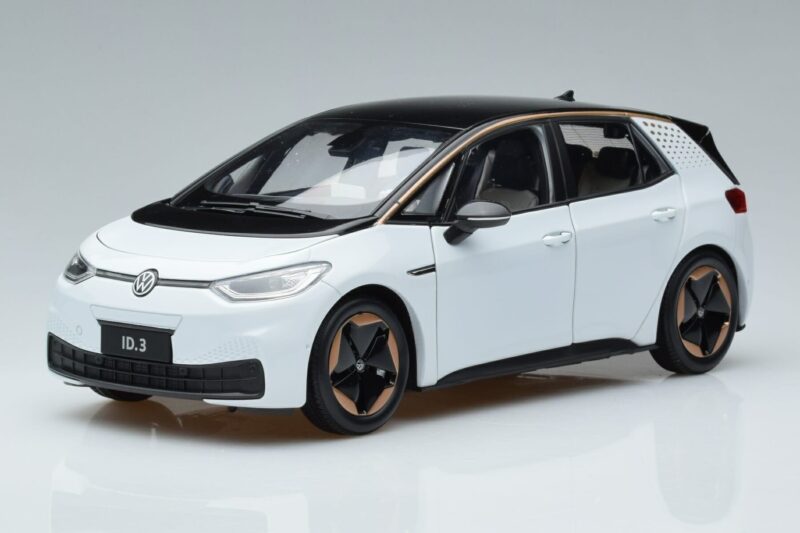 Volkswagen ID.3 Vit FAW 1:18 ZVN000001WEI Metall