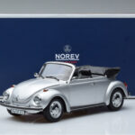 Volkswagen Beetle 1303 Cabriolet Silver Norev 1:18 - image 6 of 6