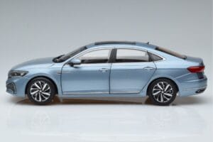Volkswagen Passat B8 Blå FAW 1:18 ZVF000003A Metall — bild 4 av 7