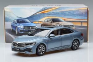 Volkswagen Passat B8 Blå FAW 1:18 ZVF000003A Metall — bild 7 av 7