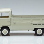 Volkswagen T2a Pickup 50-årsjubileumsutgåva Schuco 1:18 450019800 Metall - image 4 of 7