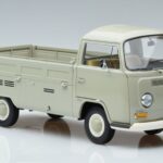 Volkswagen T2a Pickup 50-årsjubileumsutgåva Schuco 1:18 450019800 Metall - image 5 of 7