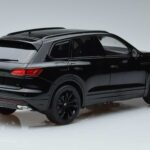 Volkswagen Touareg CR Svart FAW 1:18 LTC761021BLA Metall - image 3 of 7