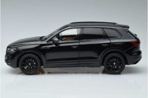 Volkswagen Touareg CR Svart FAW 1:18 LTC761021BLA Metall — bild 4 av 7