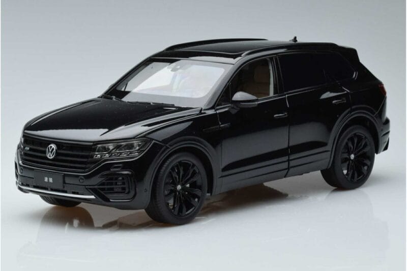 Volkswagen Touareg CR Svart FAW 1:18 LTC761021BLA Metall