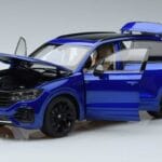 Volkswagen Touareg CR Blå FAW 1:18 LTC761021BLU Metall - image 2 of 7