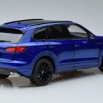 Volkswagen Touareg CR Blå FAW 1:18 LTC761021BLU Metall - image 3 of 7