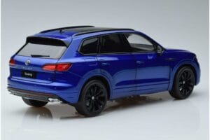 Volkswagen Touareg CR Blå FAW 1:18 LTC761021BLU Metall — bild 3 av 7