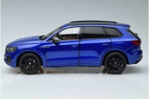 Volkswagen Touareg CR Blå FAW 1:18 LTC761021BLU Metall — bild 4 av 7