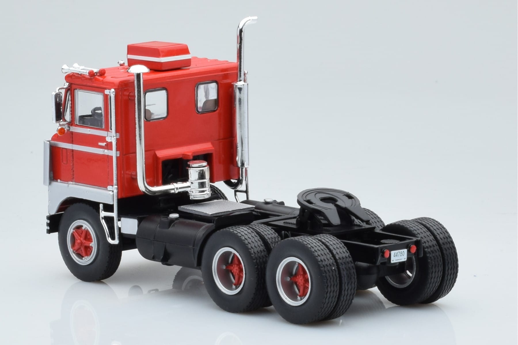 White 7400 Röd Silver IXO 1:43 TR170 Metall — bild 4 av 5