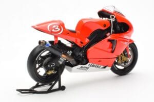 Yamaha YZR-M1 Marlboro Yamaha Team #3 M. Biaggi MotoGP 2002 Minichamps 1:12 122026303 Metall — bild 3 av 4
