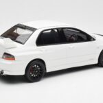 Mitsubishi Lancer Evo VIII MR FQ-400 Vit Otto 1:18 - image 2 of 6