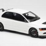 Mitsubishi Lancer Evo VIII MR FQ-400 Vit Otto 1:18 - image 4 of 6
