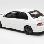Mitsubishi Lancer Evo VIII MR FQ-400 Vit Otto 1:18 - image 5 of 6