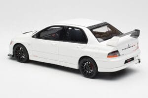 Mitsubishi Lancer Evo VIII MR FQ-400 Vit Otto 1:18 OT777 Resin — bild 5 av 6