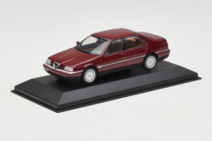 Alfa Romeo 164 3.0 Super V6 Mörkröd Minichamps 1:43 436120700 Metall — bild 2 av 4