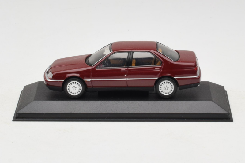 Alfa Romeo 164 3.0 Super V6 Mörkröd Minichamps 1:43 436120700 Metall