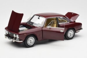 Alfa Romeo 2000 GTV Kastanjeröd Norev 1:18 187916 Metall — bild 2 av 8