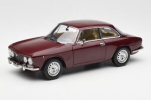 Alfa Romeo 2000 GTV Kastanjeröd Norev 1:18 187916 Metall