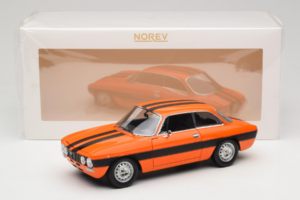 Alfa Romeo 2000 GTV Orange Norev 1:18 187918 Metall — bild 8 av 8