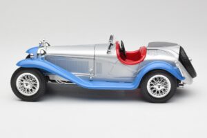 Alfa Romeo 2300 Spider Silverblå Bburago 1:18 3008 Metall — bild 4 av 8