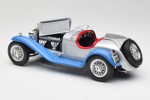 Alfa Romeo 2300 Spider Silverblå Bburago 1:18 3008 Metall — bild 5 av 8