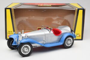 Alfa Romeo 2300 Spider Silverblå Bburago 1:18 3008 Metall — bild 8 av 8