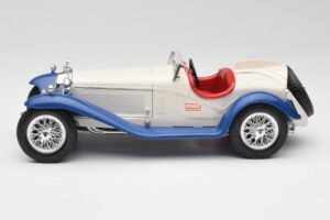 Alfa Romeo 2300 Spider Vit & Blå Bburago 1:18 3008-M1 Metall — bild 3 av 6