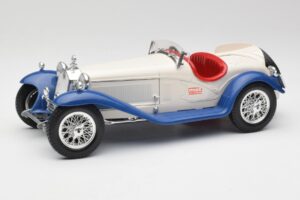 Alfa Romeo 2300 Spider Vit & Blå Bburago 1:18 3008-M1 Metall