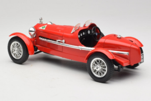 Alfa Romeo 8C 2300 Monza Röd Bburago 1:18 3014 Metall — bild 5 av 6