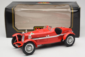 Alfa Romeo 8C 2300 Monza Röd Bburago 1:18 3014 Metall — bild 6 av 6