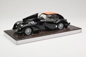 Alfa Romeo 8C 2900B Lungo Svart Minichamps 1:18 100120421 Metall — bild 2 av 8