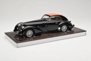 Alfa Romeo 8C 2900B Lungo Svart Minichamps 1:18 100120421 Metall — bild 3 av 8